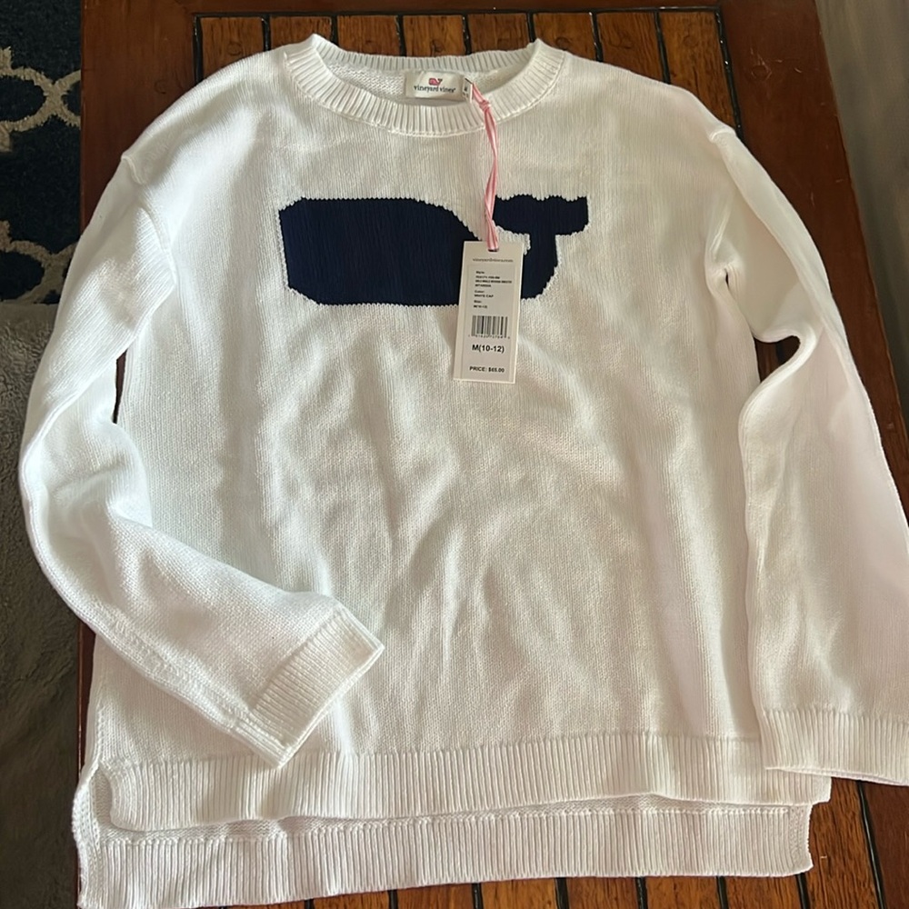 New Vineyard Vines sweater